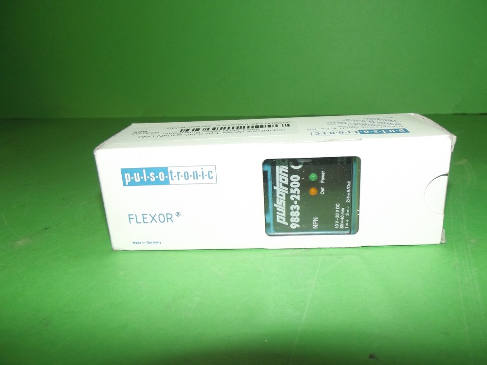 FLEXOR Pulsotronic 9883-2500 NPN 40mm Inductive sensor.