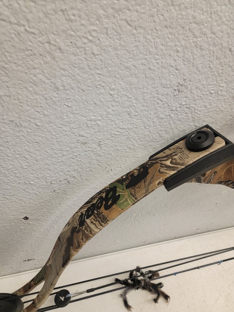 Bear Alaskan Bow Olive 70 lb - W/ Case & Gear