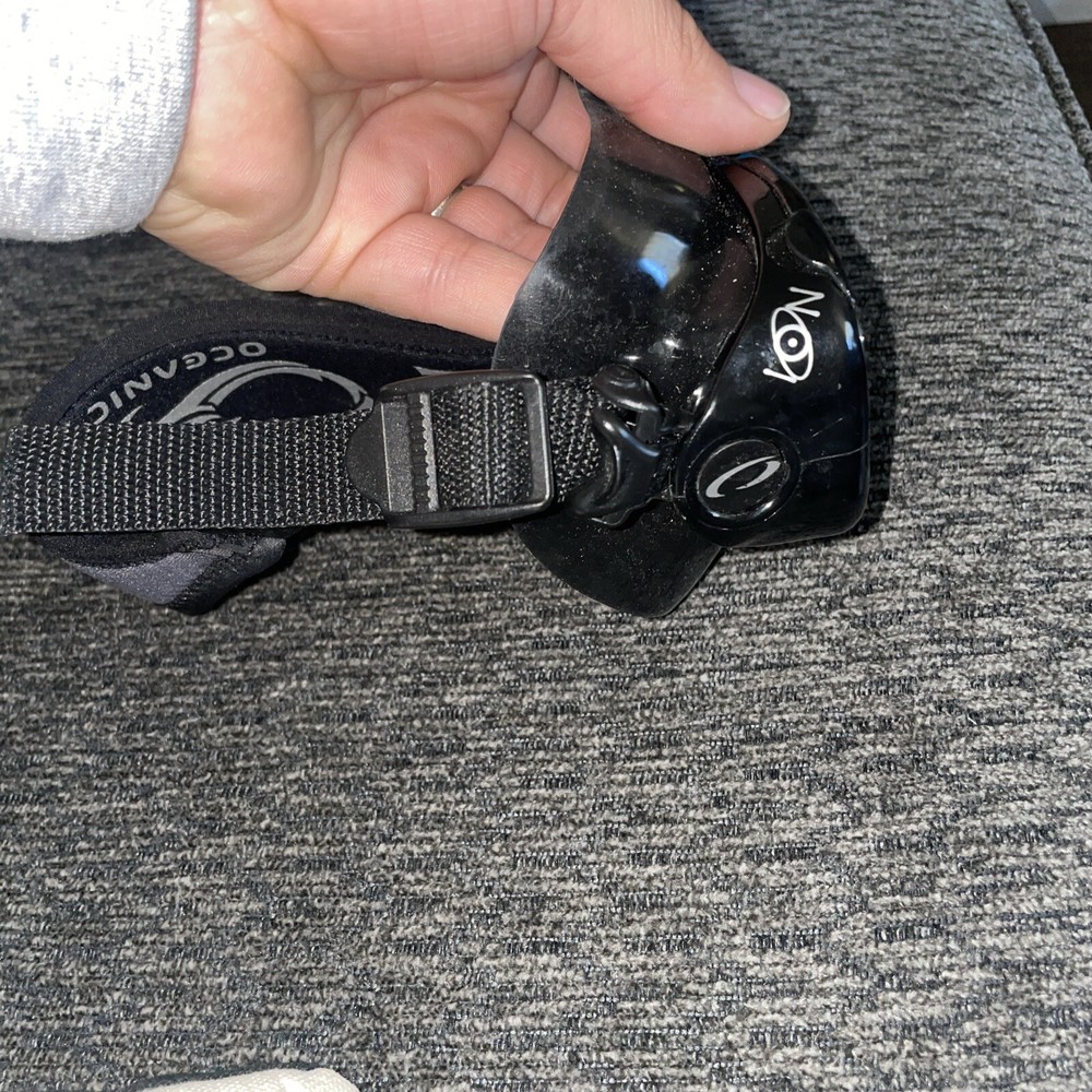 Pre Owned Oceanic ION Dive Mask - Black With Strap