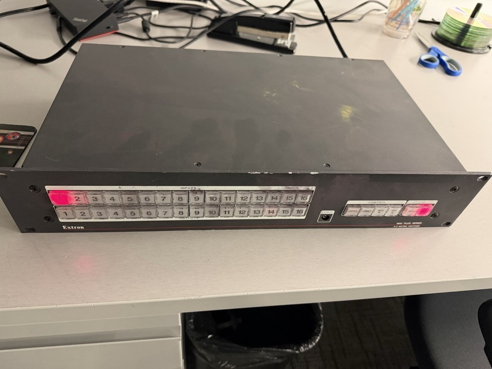 Used Pull Extron MAV Plus Series MAV Plus 168 A Composite Video Matrix Switcher