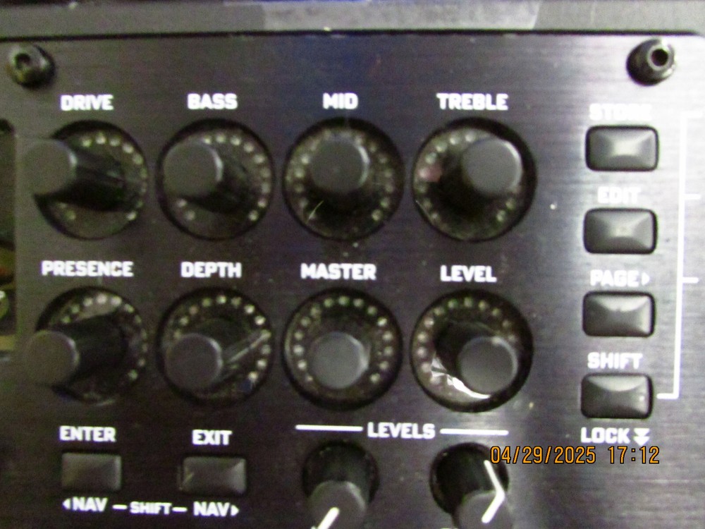 Fractal Audio Systems AX8 Amp Modeler/Multi-FX Processor - Black