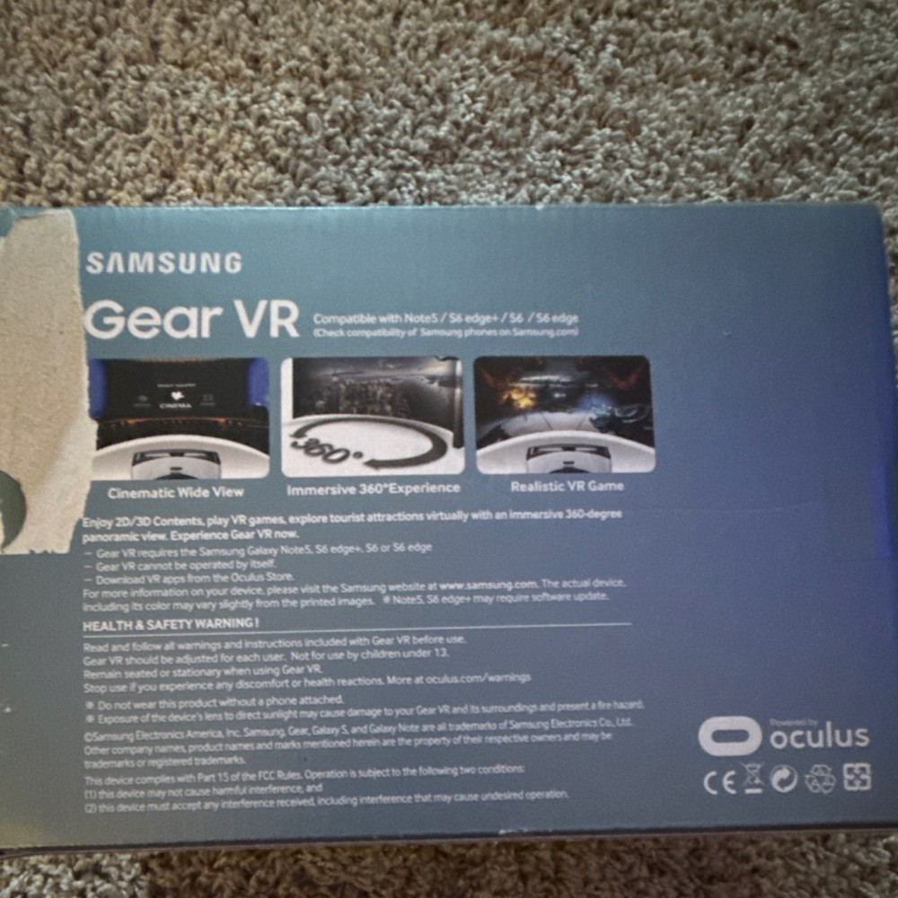 Samsung Gear VR Smartphone VR Headset White Black Compatible with Note5 S6