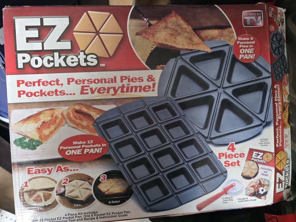 EZ Pockets 4-Piece Easy Clean Baking Mold Set, Triangle & Rectangle, Black