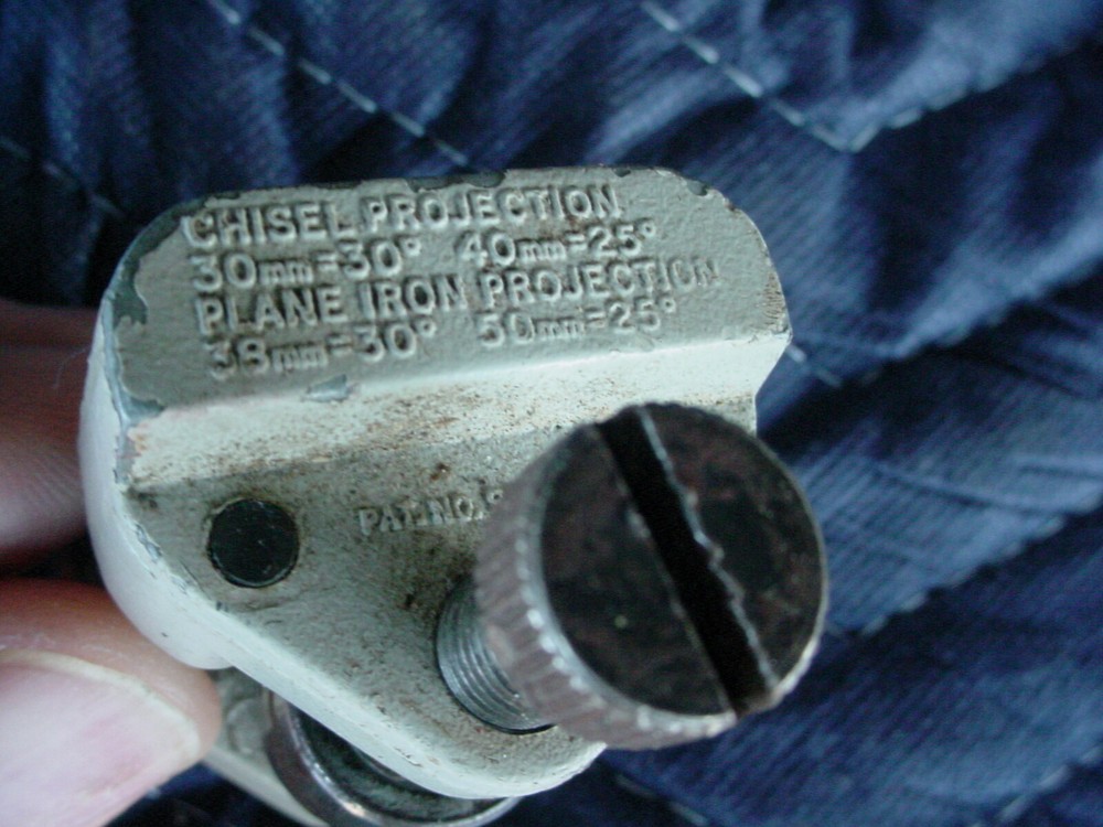 VINTAGE CARPENTER CHISEL SHARPENER