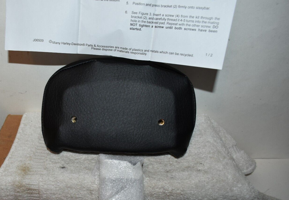 Harley Davidson Compact Passenger Backrest Pad P/N 52300555 H1