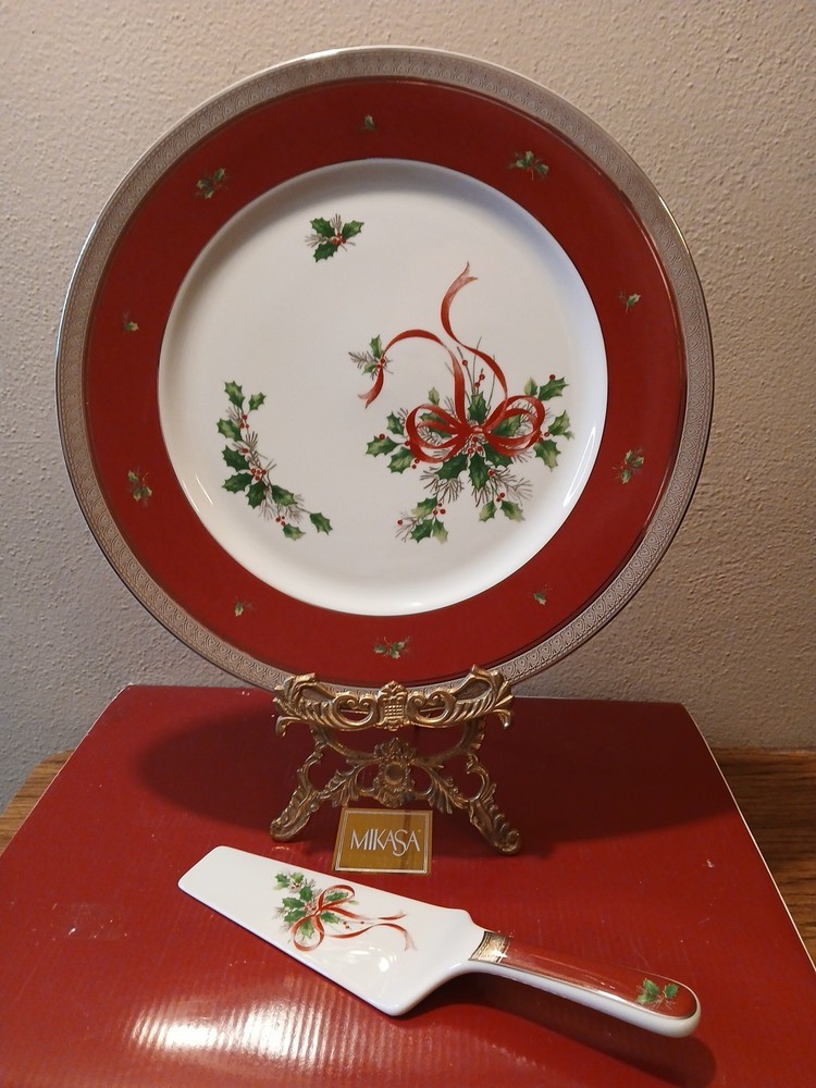 Palatial Holly Platinum Cake Plate & Server by Mikasa