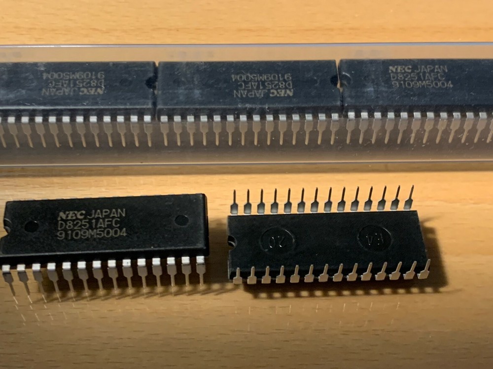 NEC IC - D8251AFC, DIP-28, Communications Interface RH.
