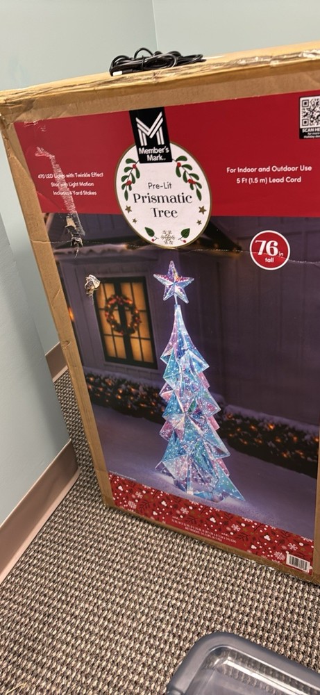 Member's Mark Pre-Lit Prismatic Christmas Tree 76 in Multicolor 470 LED