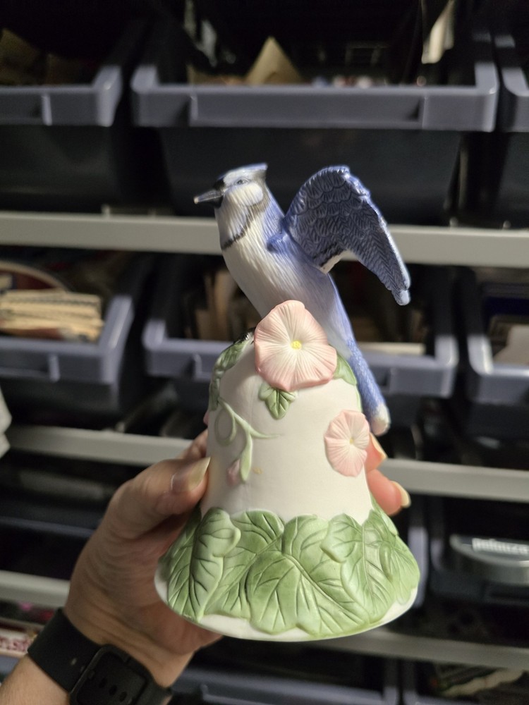 AVON Ceramic Bluejay BELL.       T90