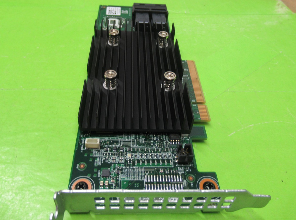 DELL PERC HBA330 12GBPS SAS PCI-E RAID Controller 0J7TNV Low Profile