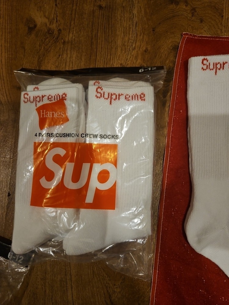 SUPREME SOCKS WHITE (2 PAIRS ONLY)AUTHENTIC
