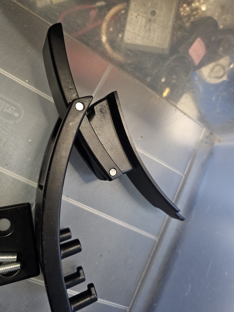 Weightlifting Lever Buckle