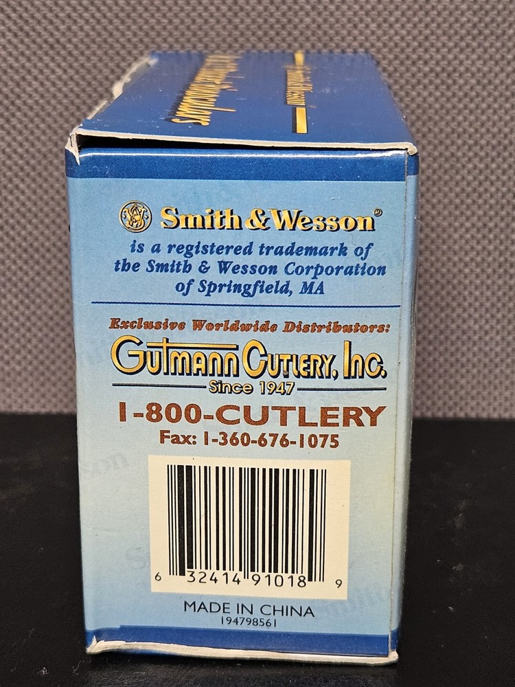 SMITH & WESSON COMPACT BINOCULARS IN ORIGINAL BOX