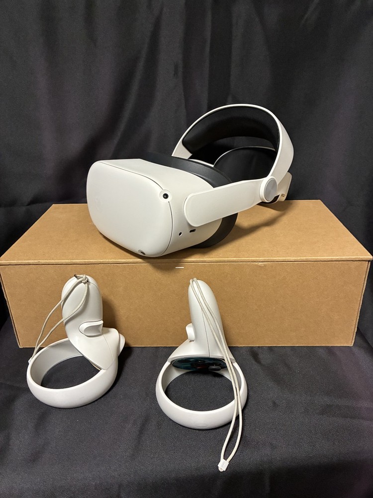 Meta Quest 2 128gb with controllers and upgraded head strap - FULLY FUNCTIONAL