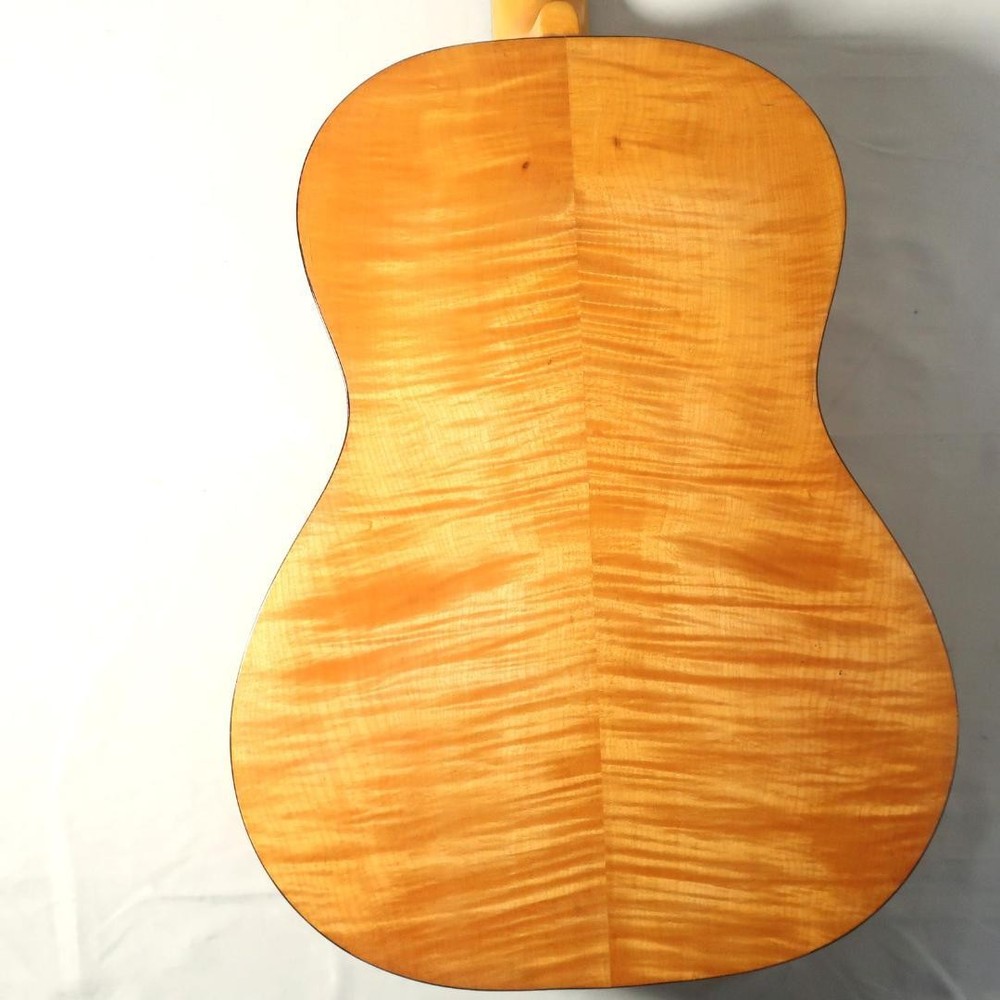 Kawai Gt-68 Classical Guitar Side Back Tiger Heather