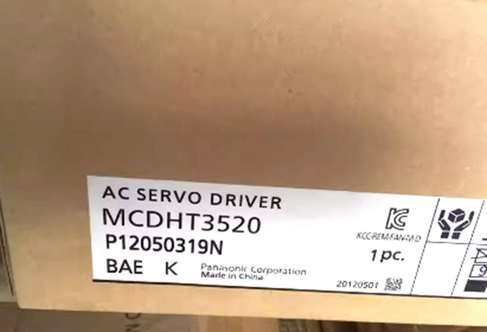 NEW IN BOX PANASONIC AC SERVO DRIVER MCDHT3520