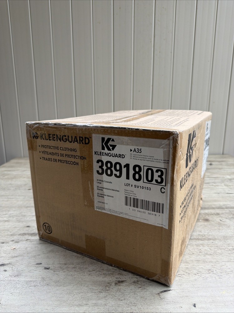 Kleenguard White Lab Coats Size L - 25 Count