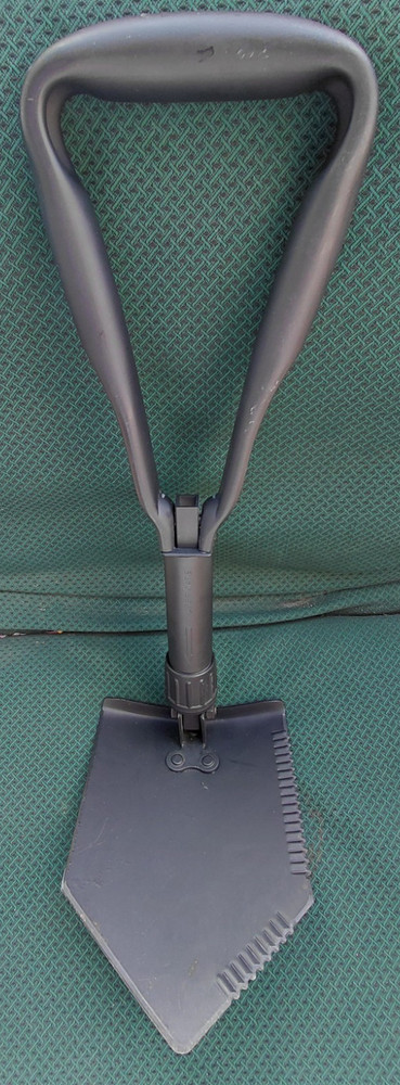 Genuine US Military Issue Entrenching Tool (E-Tool), Folding Shovel with Handle