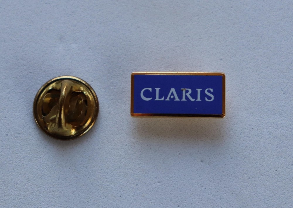 NEW VINTAGE APPLE MACINTOSH CLARIS LAPEL PIN