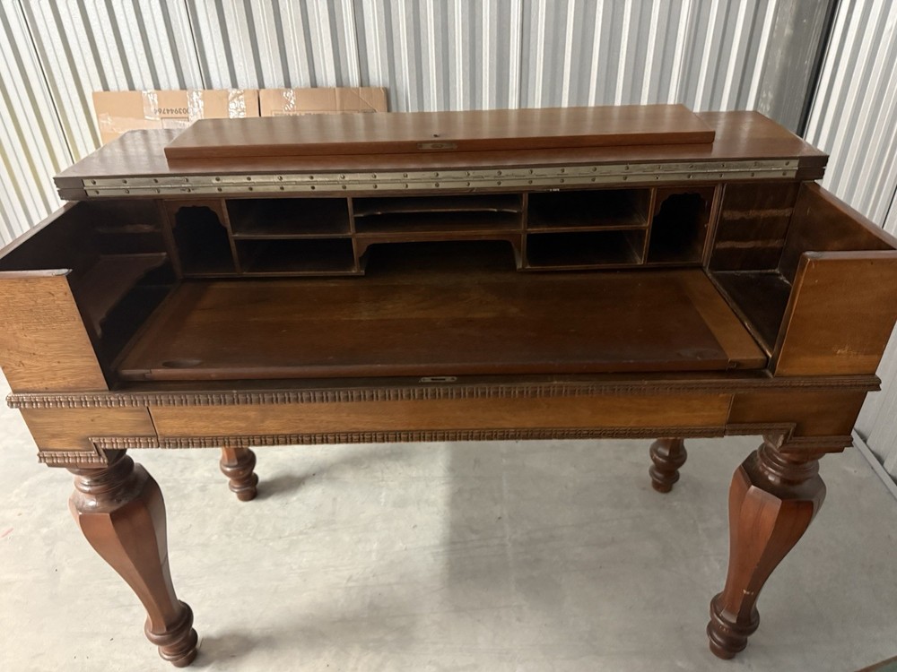 Antique mahogany Desk