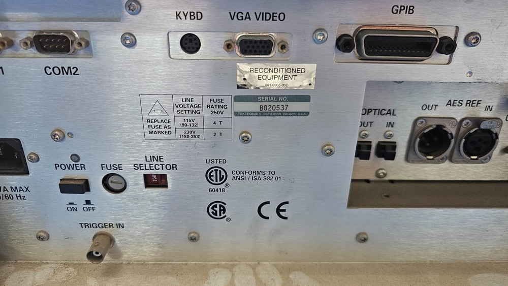 Tektronix AM700 Audio Measurement Set