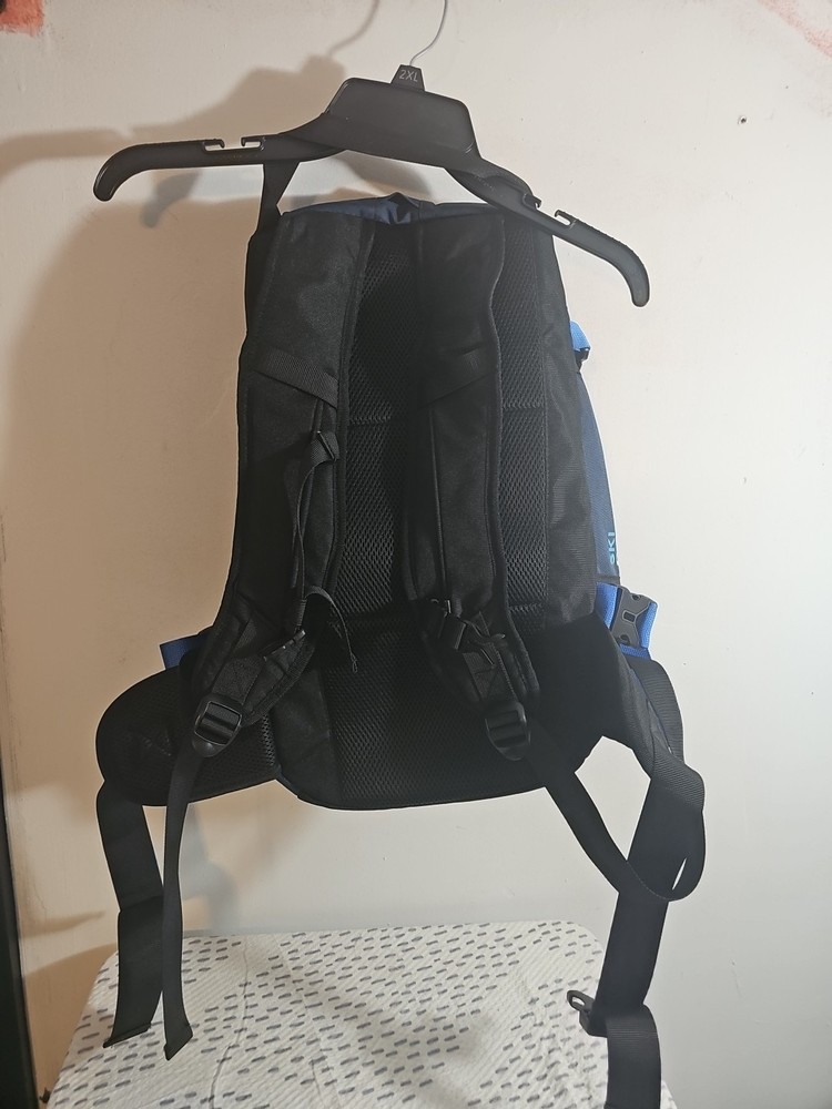 Ski Squad Quad: Multi Ski/Snowboard Carrying Backpack () Ski First Tracks