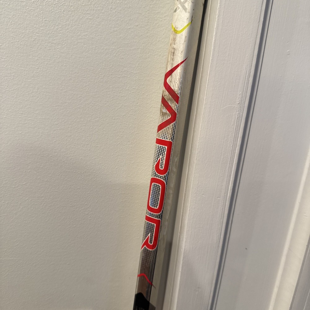 Bauer Vapor Hyperlite 77 Flex BGP2B Hockey Stick Left Hand