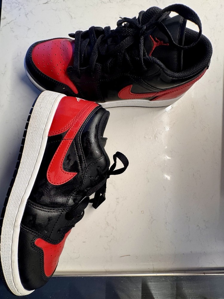 Boys Jordan 1 Low Top Size 6