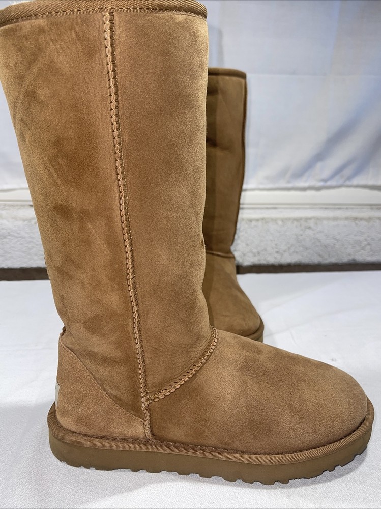 UGG BOOTS WOMEN CLASSIC MID LARGE US SIZE 7