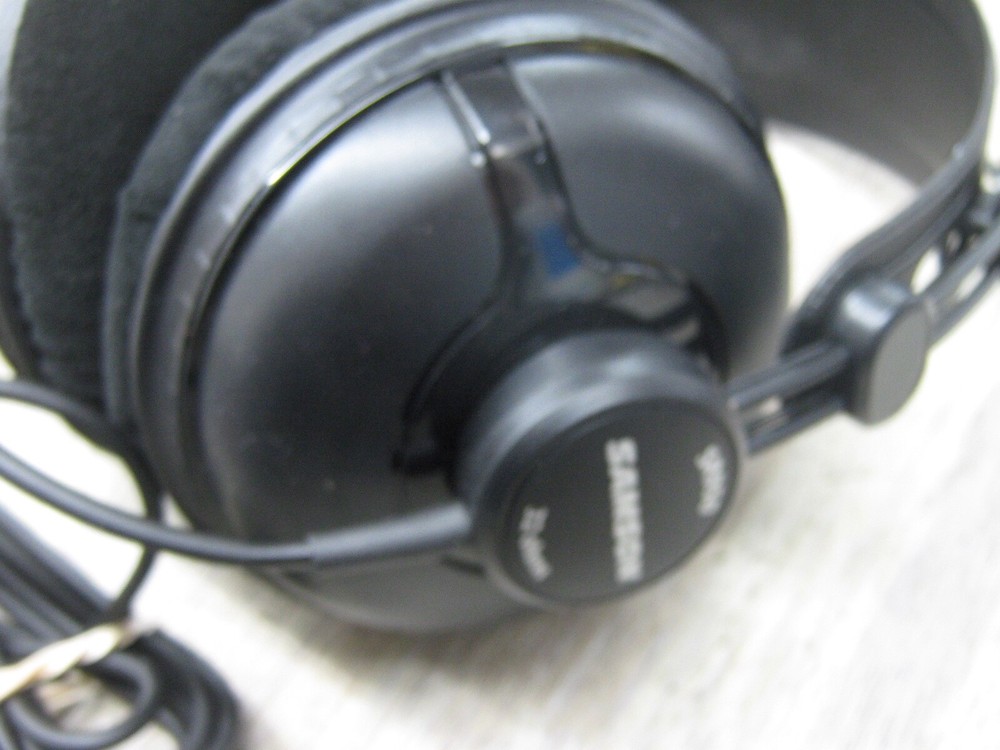 Samson SR950 Studio Headphones BARELY USED. FREE FAST SHIPPING