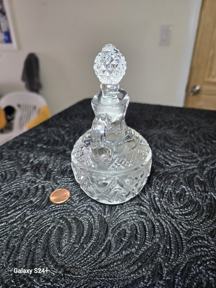 Clear Glass Pressed Diamond Pattern Round Cruet Set Decorative Glossy Finish