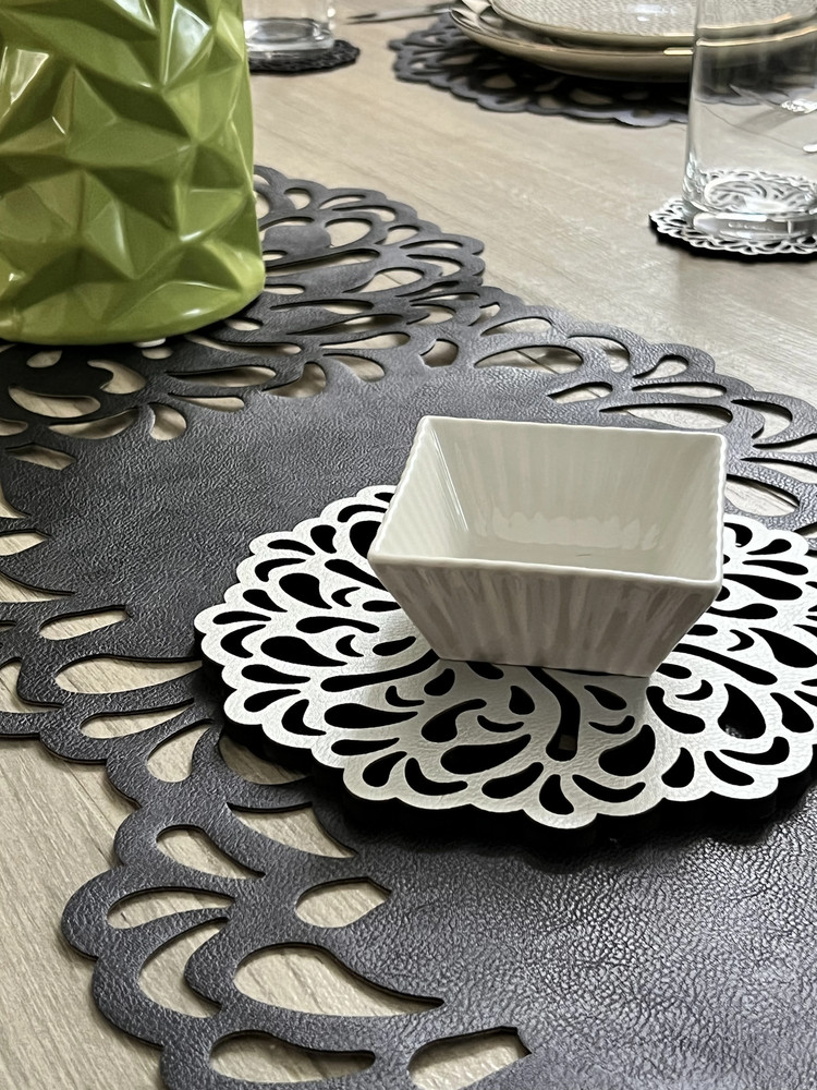 Urbandek Fiore Double-Sided Table Runner