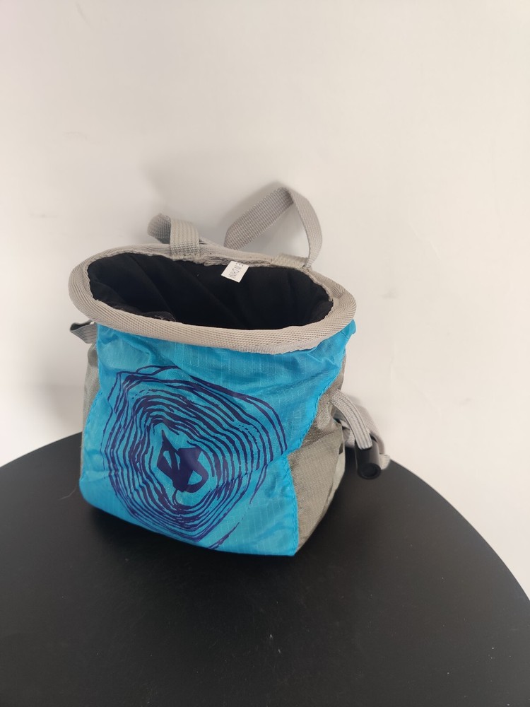 Evolv Roundtangular knit rare Chalkbag - Climbing Boulder BLUE POOL