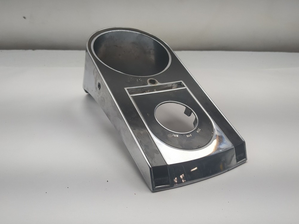 07-17 Harley Davidson Softail Deluxe FLSTN Front Dash Console 71273-00A