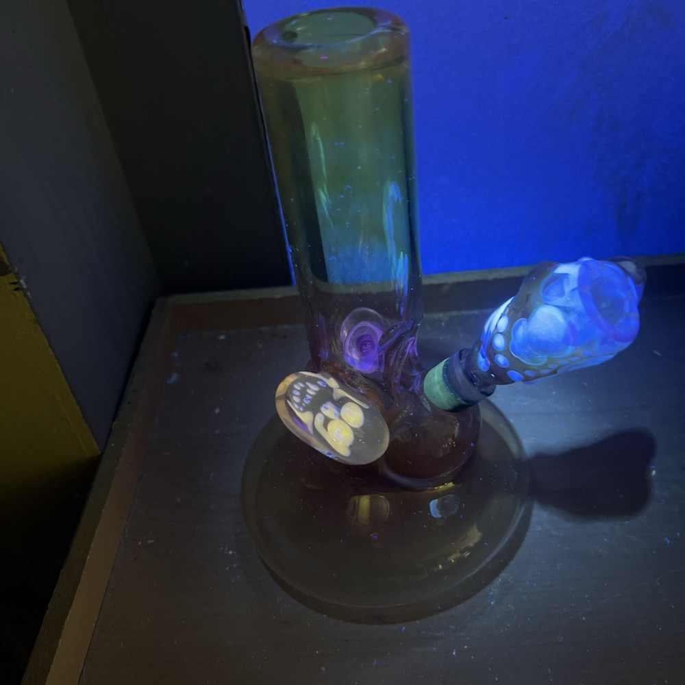 Travis Wigger Snodgrass Apprentice Bong UV reactive FTP
