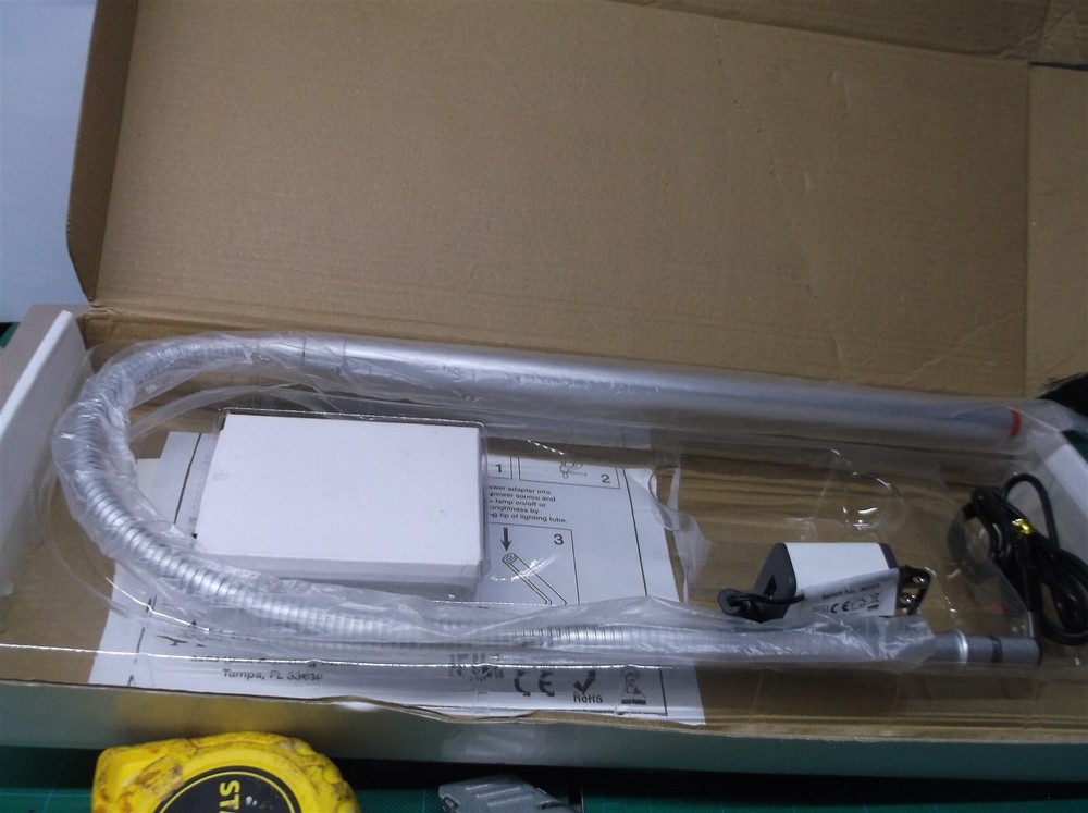 Americanails FlexiLamp Touch LED Table Lamp