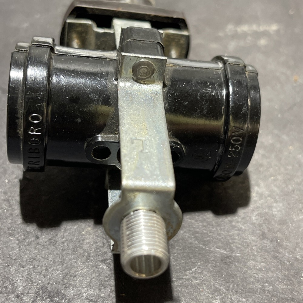 Vintage Triboro Two Light Socket Bakelite Screw In Base Adopter