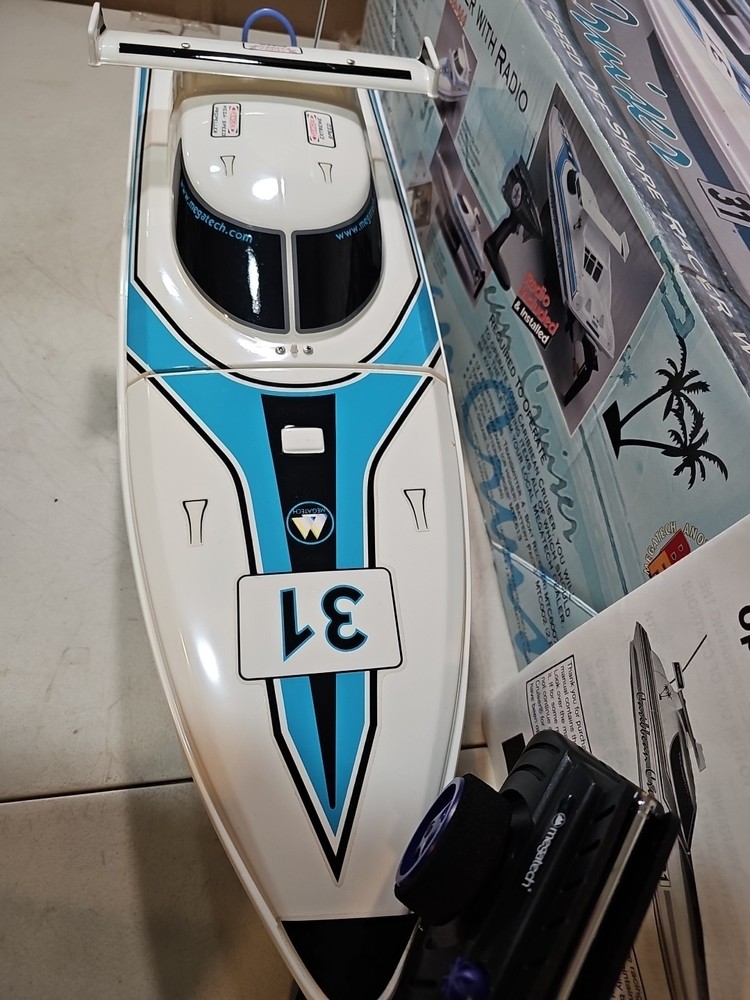Megatech Caribbean Cruiser Remote Control Boat W/Box-Battery & Controller TESTED