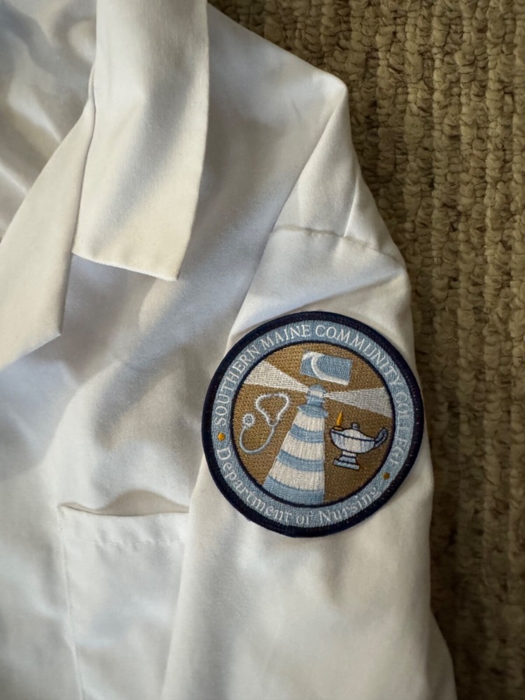🥼 META Fundamentals White Lab Coat – Size Large – 2-Button