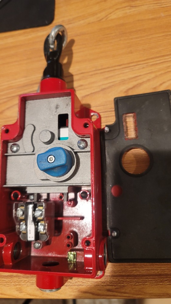 HONEYWELL CABLE PULL MICRO SWITCH 1CPSA5 1CPS