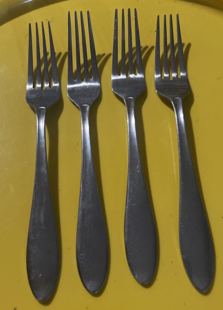 4 Dinner Forks 8 1/8” Cambridge Silversmiths Hailey Stainless Flatware