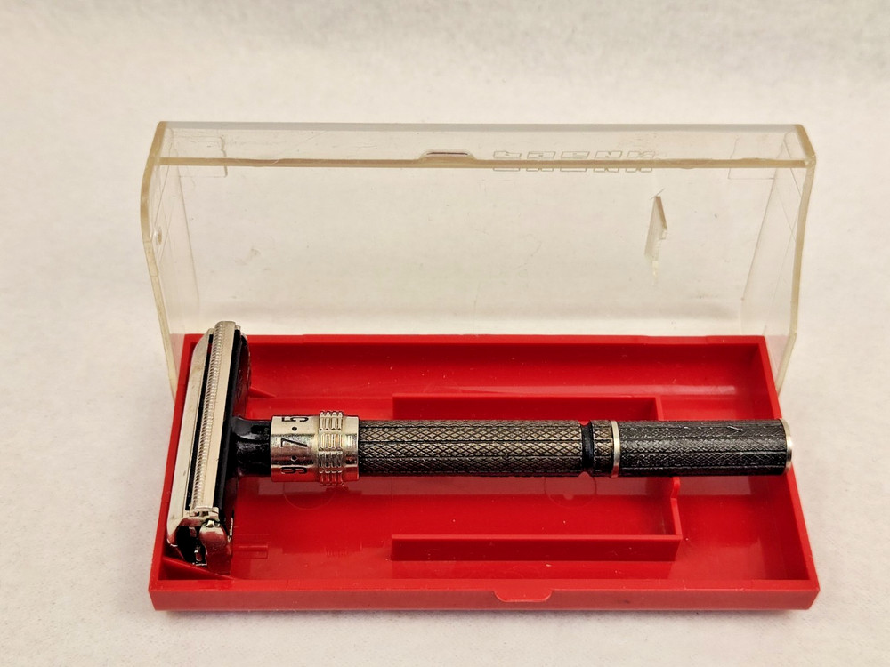 1975 Soviet adjustable razor "Rubin" in its original case
