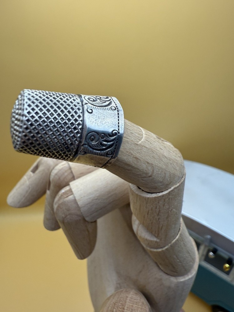 Vintage Sterling Silver Thimble, size 8