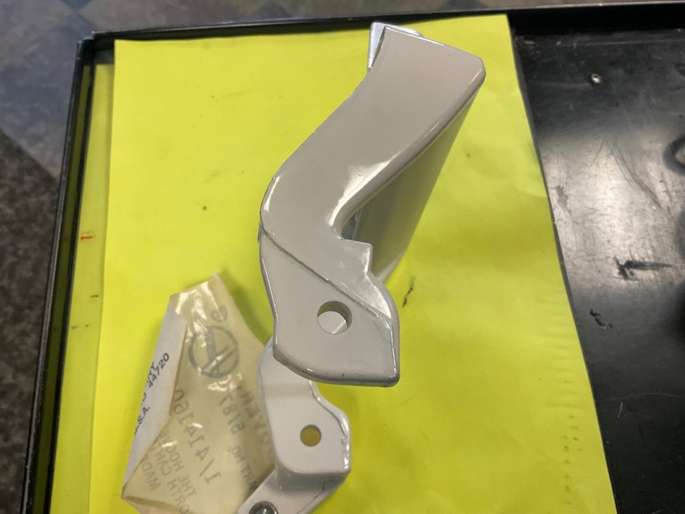 Hoover 41416026 Handle Fork Bail - Convertible models listed below