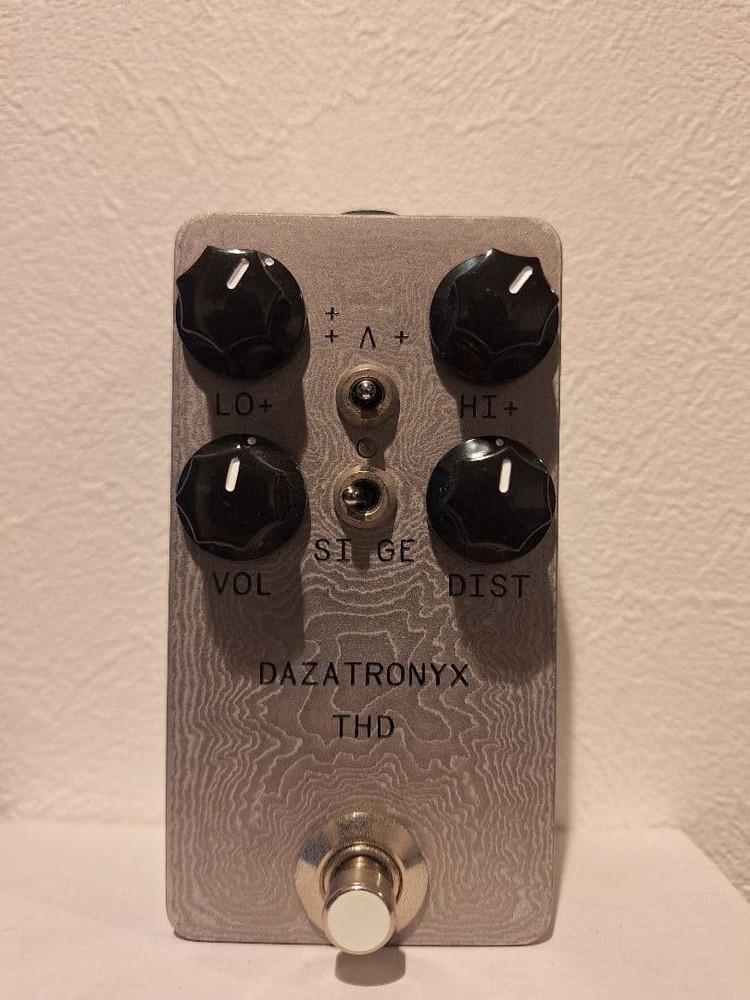 DAZATRONYX/ THD