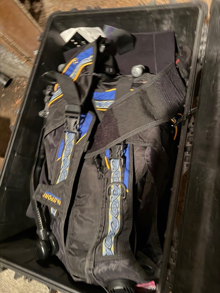 Dive Gear Suits Vest Regulator Pelican Hard Case