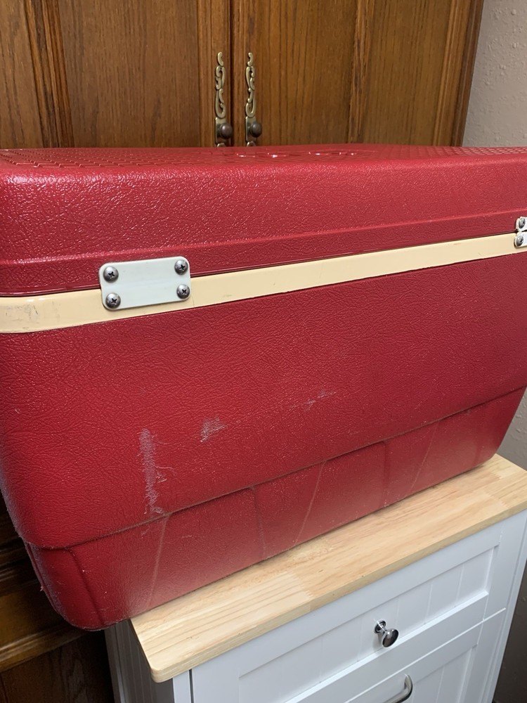 1985 Igloo 48 Quart Cooler Red White Handles