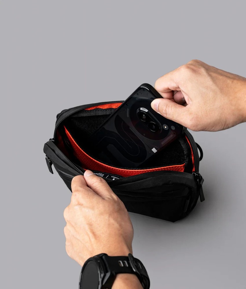 Alpaka | Flight Sling | 1L | Black | X-Pac VX42