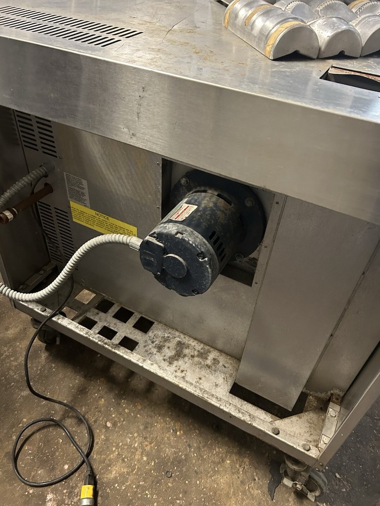 Bakers Pride Oven