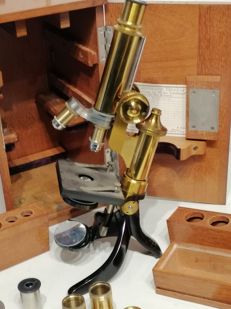 ANTIQUE BRASS MICROSCOPE LEITZ WETZLAR